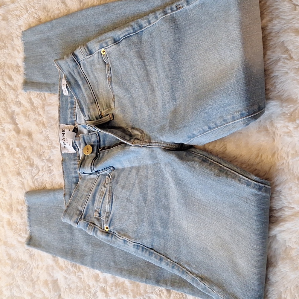 NWOT Frame Le Skinny de Jeanne Crop Frayed hem Size 24